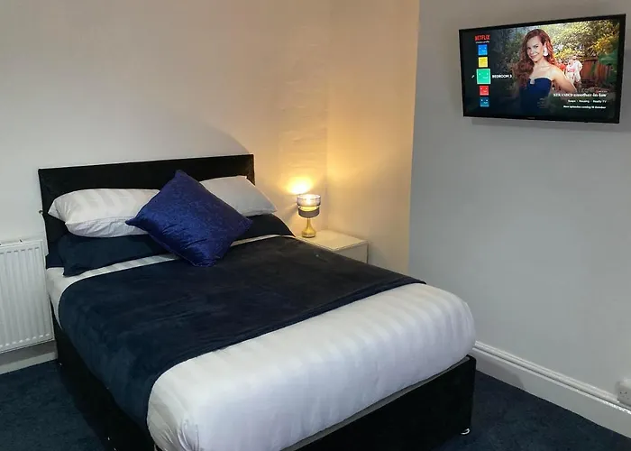 Agapi Apartment - Sea View Sleeps Ten