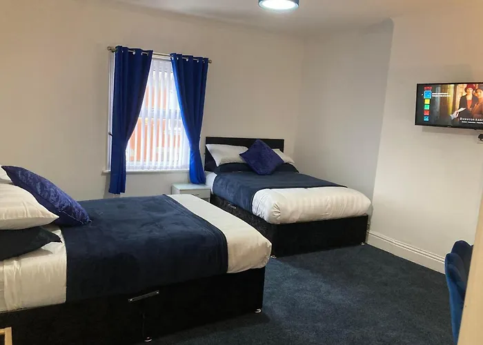 Agapi Apartment - Sea View Sleeps Ten